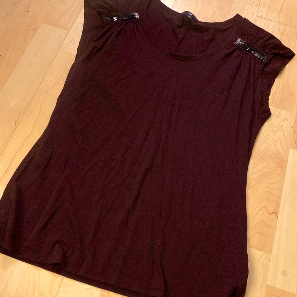 Gap short sleeved shirt with beaded sleeve detail